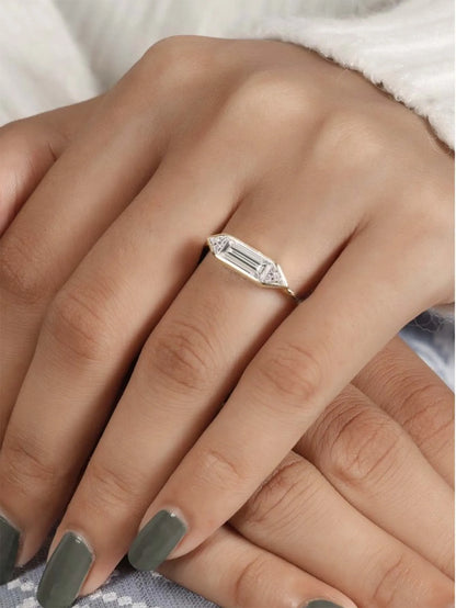 S925 Silver Moissanite Ring, A Fine Jewelry Piece, Fashionable, Suitable for Gifting, Anniversary, Birthday, and Valentine's Day