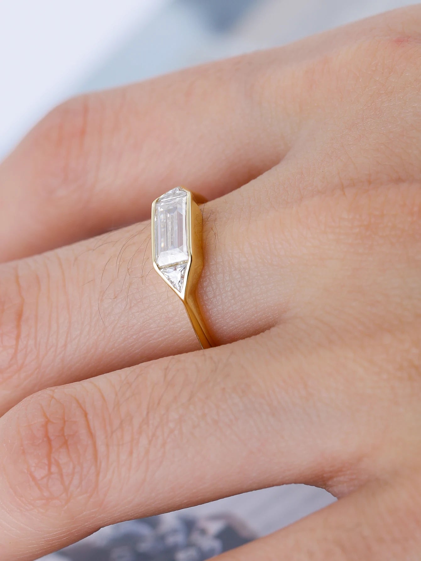 S925 Silver Moissanite Ring, A Fine Jewelry Piece, Fashionable, Suitable for Gifting, Anniversary, Birthday, and Valentine's Day